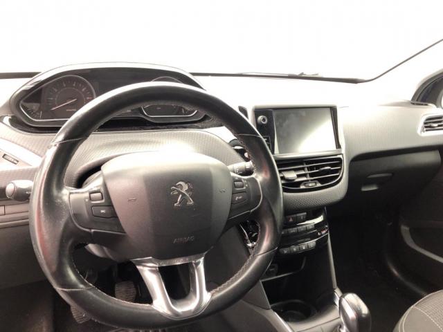 Peugeot 208 image 2