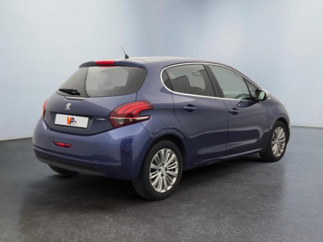 Peugeot 208 image 8