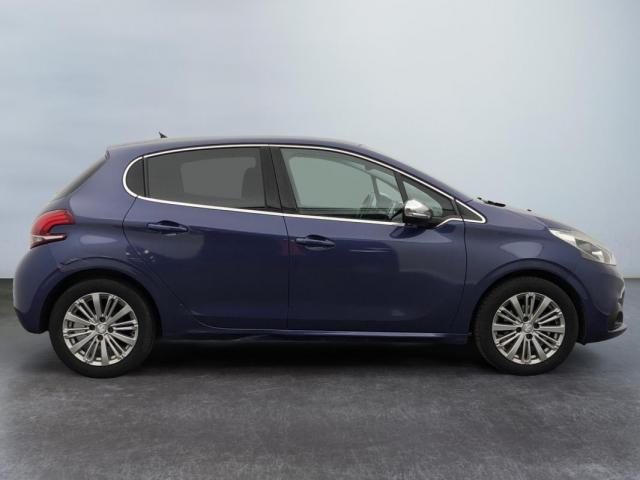 Peugeot 208 image 1