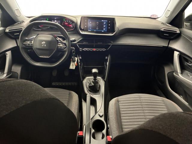 Peugeot 2008 image 3