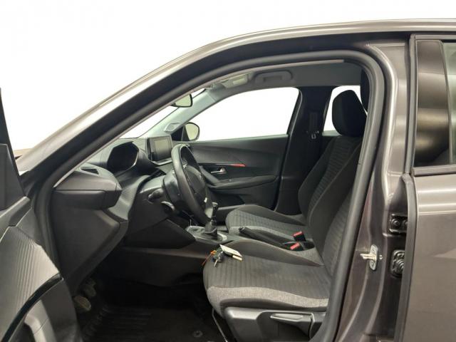 Peugeot 2008 image 2