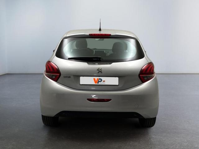 Peugeot 208 image 8