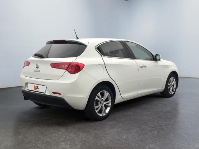 Alfa Romeo Giulietta image 9