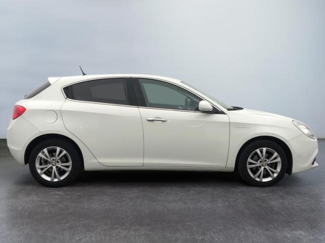 Alfa Romeo Giulietta image 3
