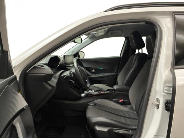 Peugeot 2008 image 6