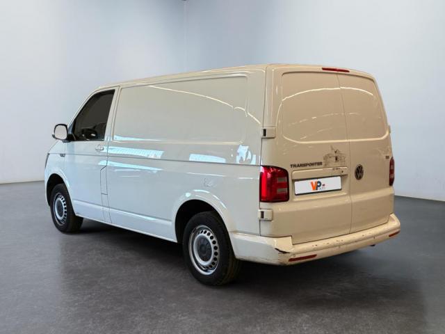 Volkswagen Transporter image 8