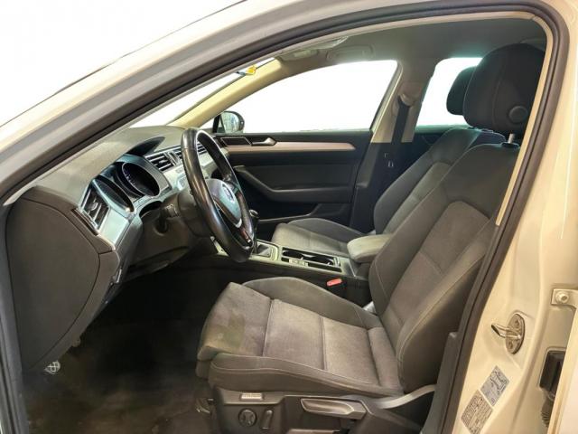 Volkswagen Passat Sw image 1
