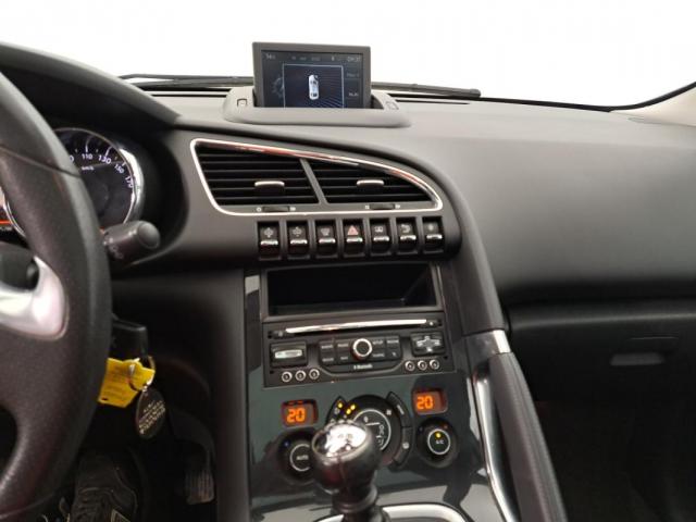 Peugeot 3008 image 2
