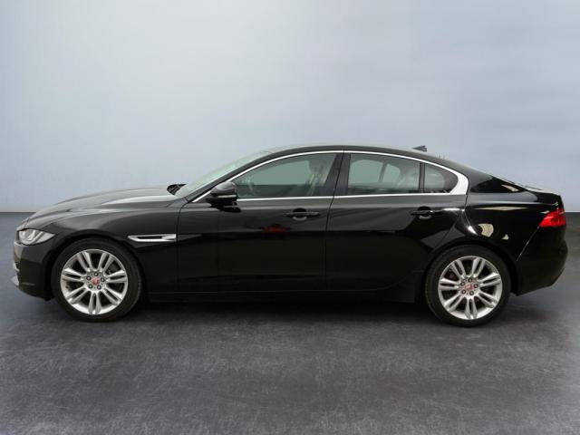 Jaguar Xe image 1