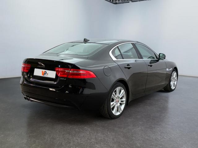 Jaguar Xe image 5