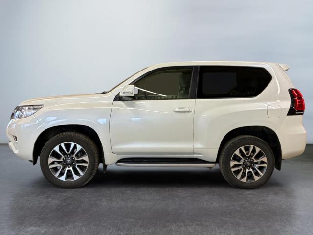 Toyota Land Cruiser image 9
