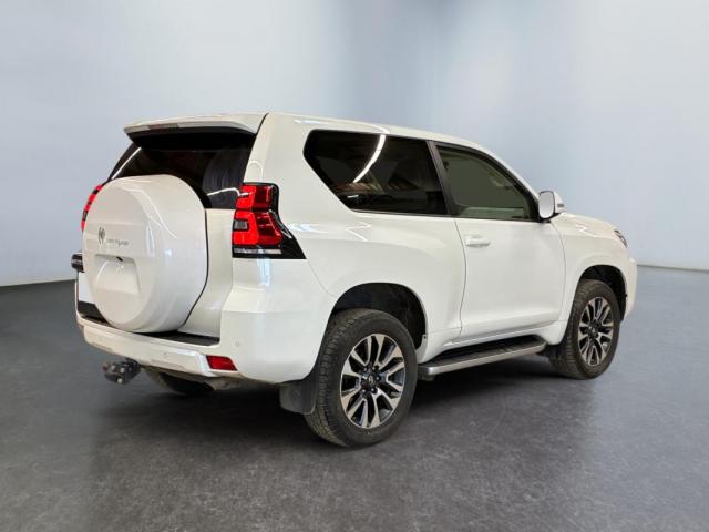 Toyota Land Cruiser image 7