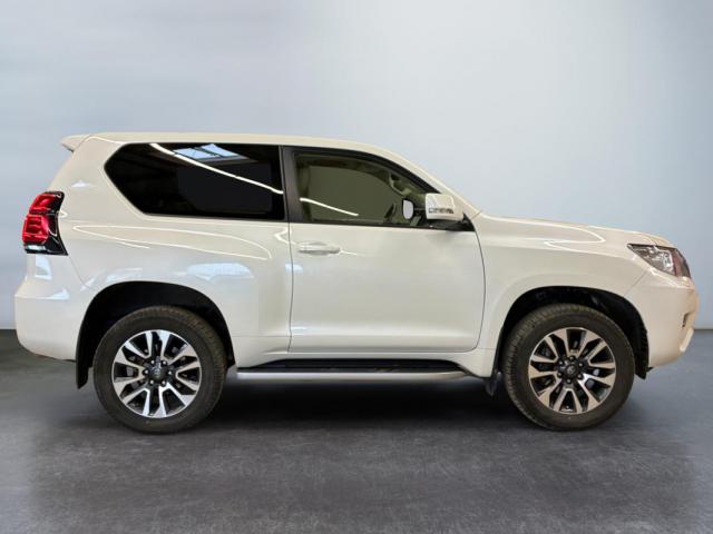 Toyota Land Cruiser image 5