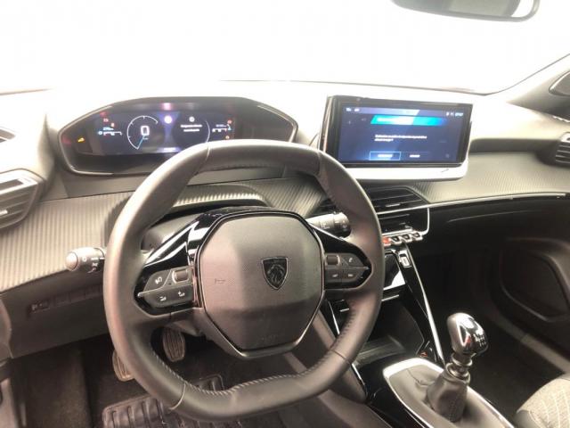 Peugeot 2008 image 1