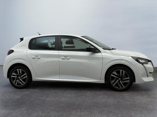 Peugeot 208 image 9