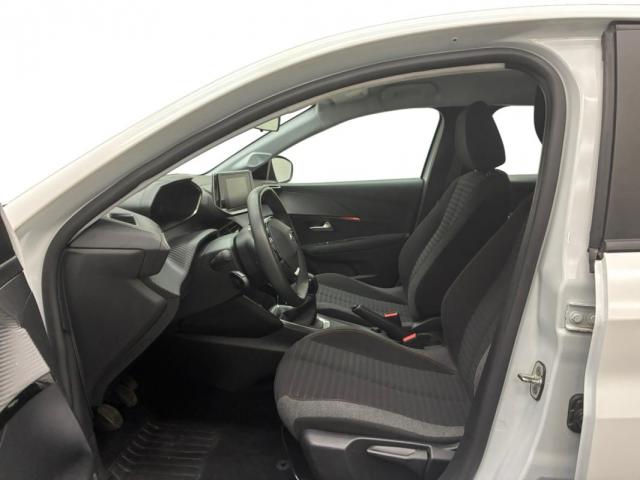 Peugeot 208 image 2