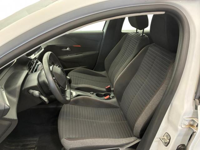 Peugeot 208 image 5