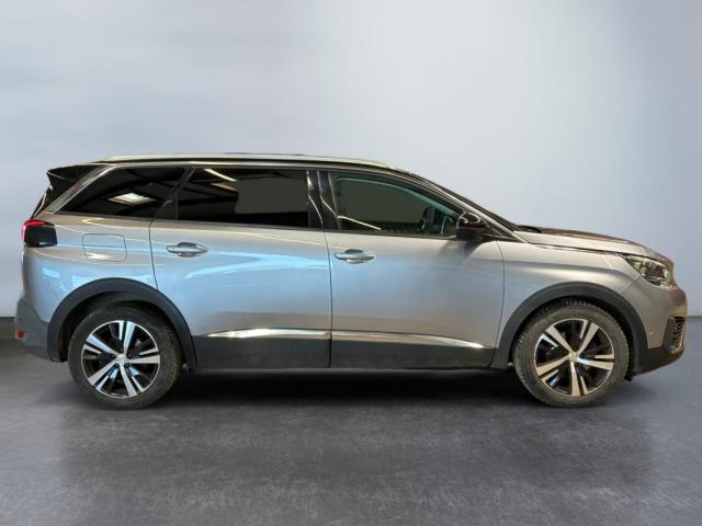Peugeot 5008 image 2
