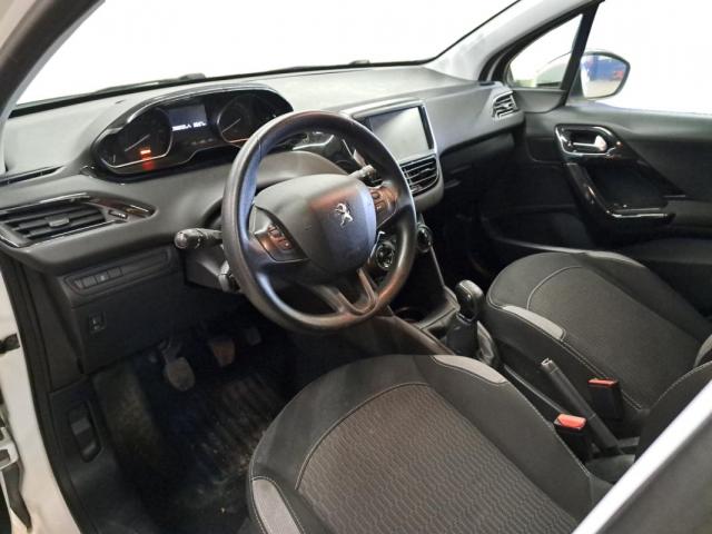 Peugeot 208 image 6