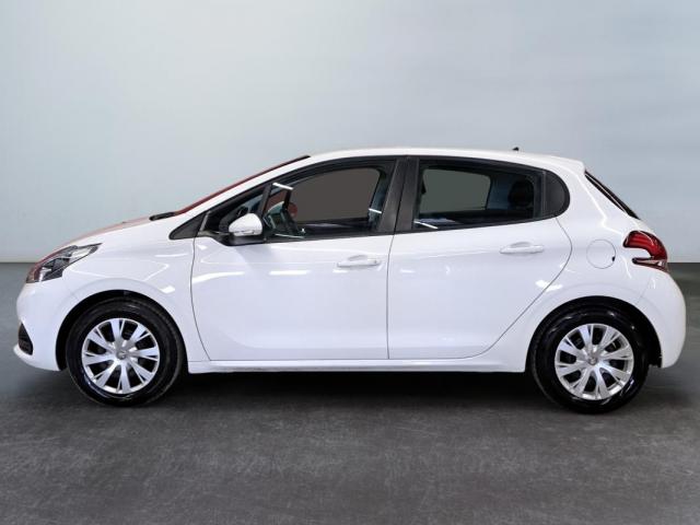 Peugeot 208 image 1
