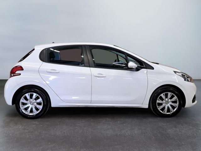 Peugeot 208 image 5