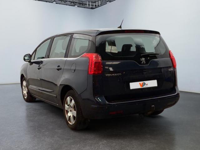 Peugeot 5008 image 2