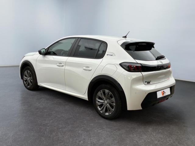 Peugeot 208 image 3