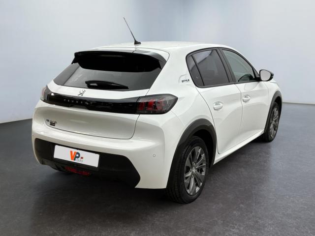 Peugeot 208 image 5