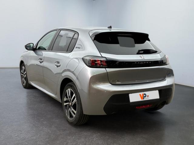 Peugeot 208 image 9
