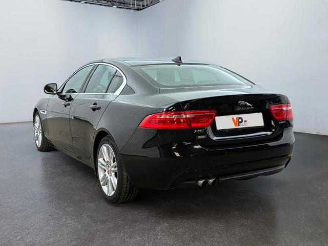 Jaguar Xe image 5