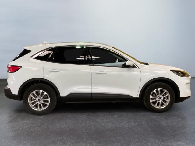 Ford Kuga image 3