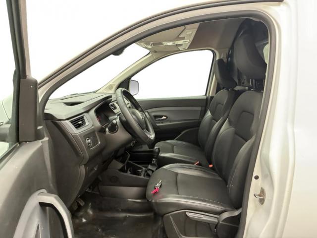 Renault Express Van image 5