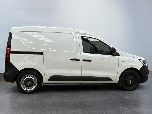 Renault Express Van image 9