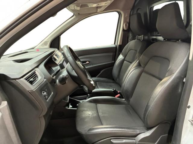 Renault Express Van image 8