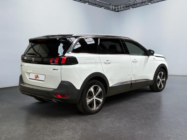 Peugeot 5008 image 1