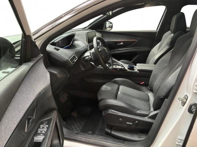 Peugeot 5008 image 2