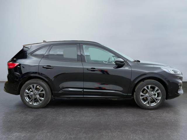 Ford Kuga image 3