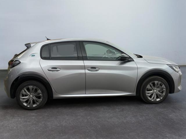 Peugeot 208 image 9