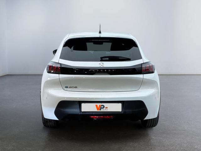 Peugeot 208 image 8