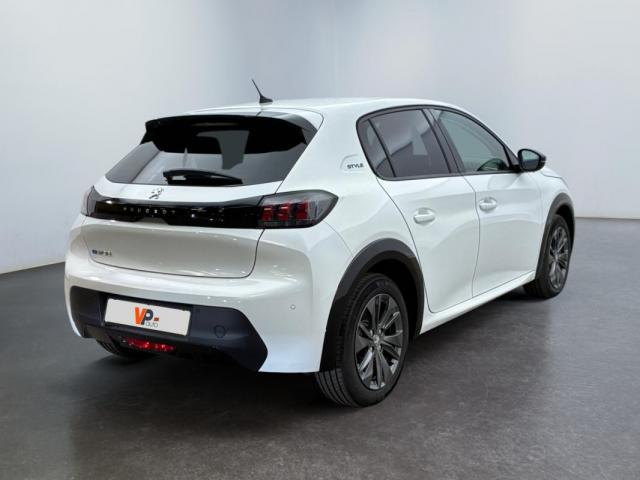Peugeot 208 image 6
