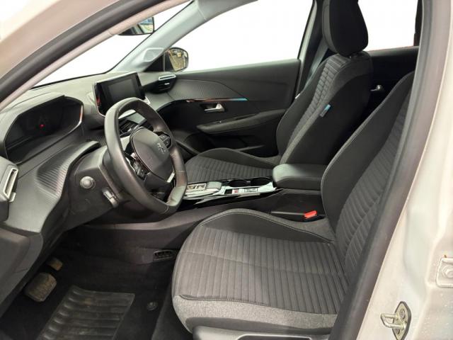 Peugeot 208 image 3