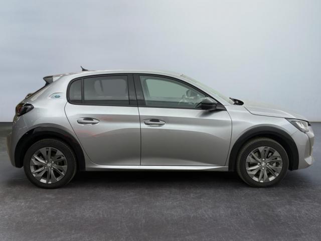 Peugeot 208 image 9