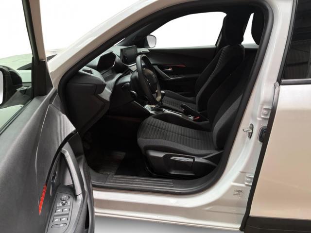 Peugeot 2008 image 3