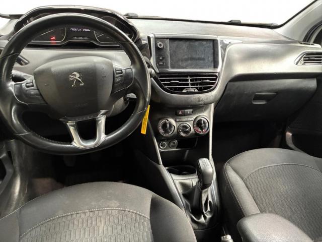 Peugeot 208 image 6