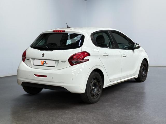 Peugeot 208 image 8