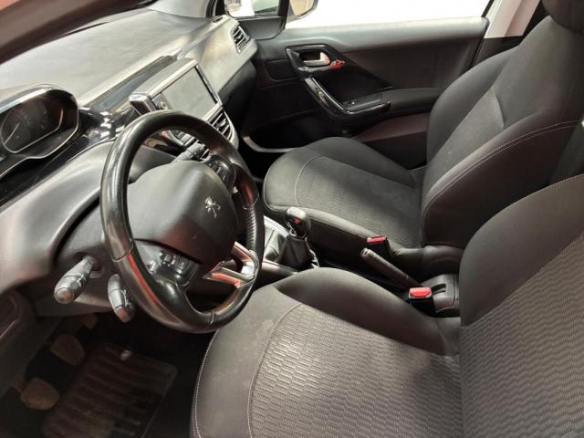 Peugeot 208 image 4
