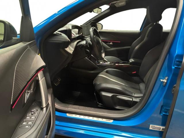 Peugeot 208 image 1