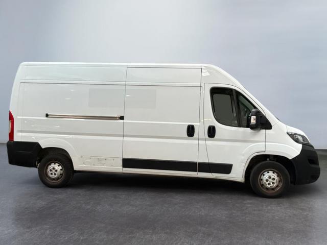 Peugeot Boxer image 1