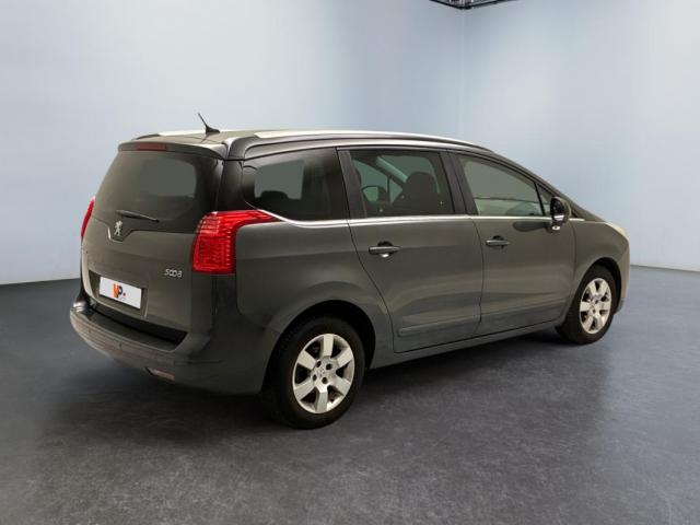 Peugeot 5008 image 3