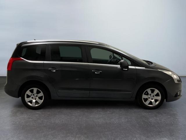 Peugeot 5008 image 2